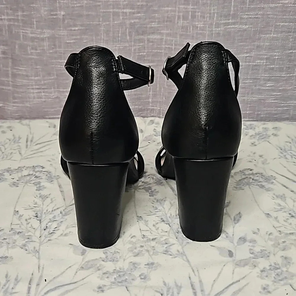 SUGAR SHOES - Picture 10 of 10